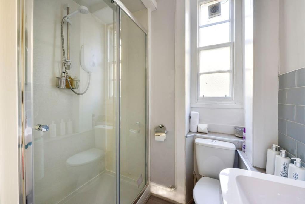 George IV Bridge - Superbly Located 3 Bedroom! 에든버러 외부 사진