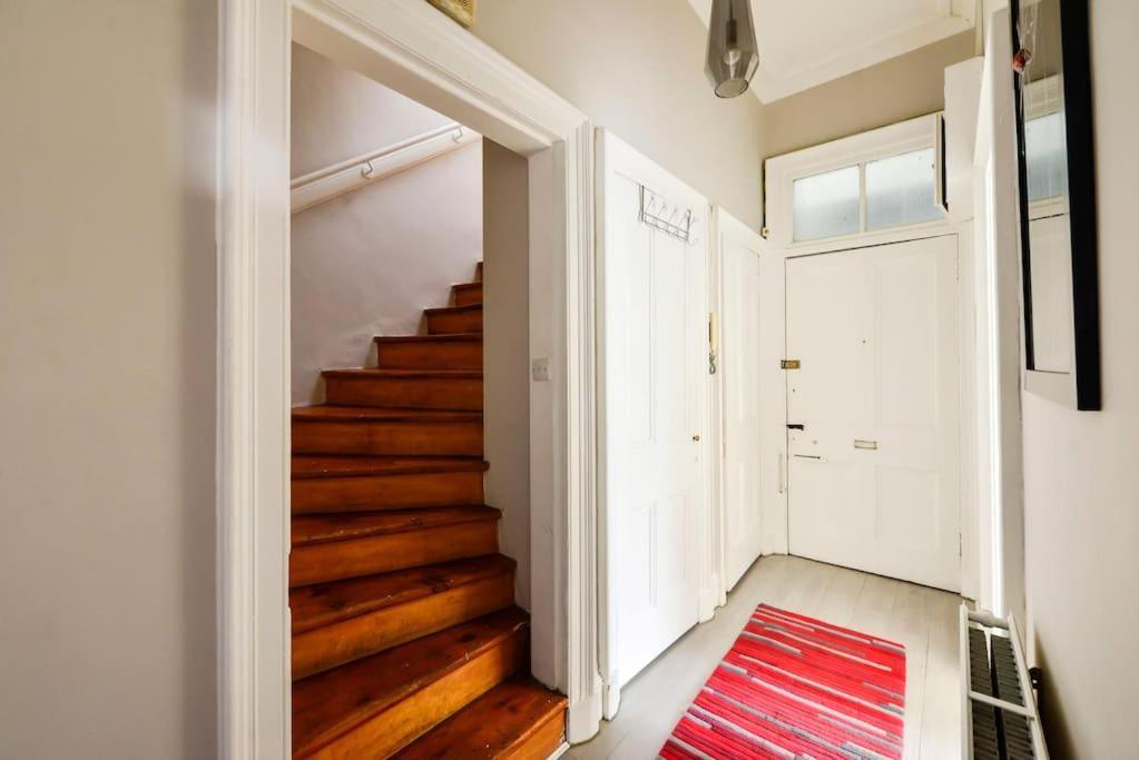 George IV Bridge - Superbly Located 3 Bedroom! 에든버러 외부 사진