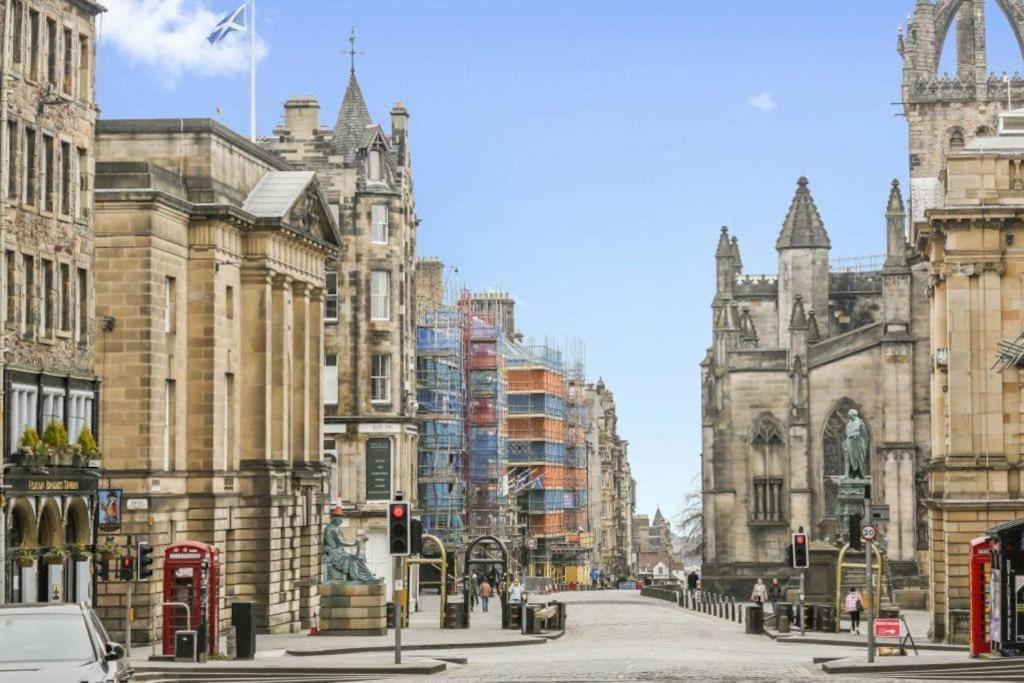 George IV Bridge - Superbly Located 3 Bedroom! 에든버러 외부 사진